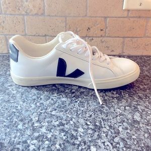 Veja size 8 sneakers
